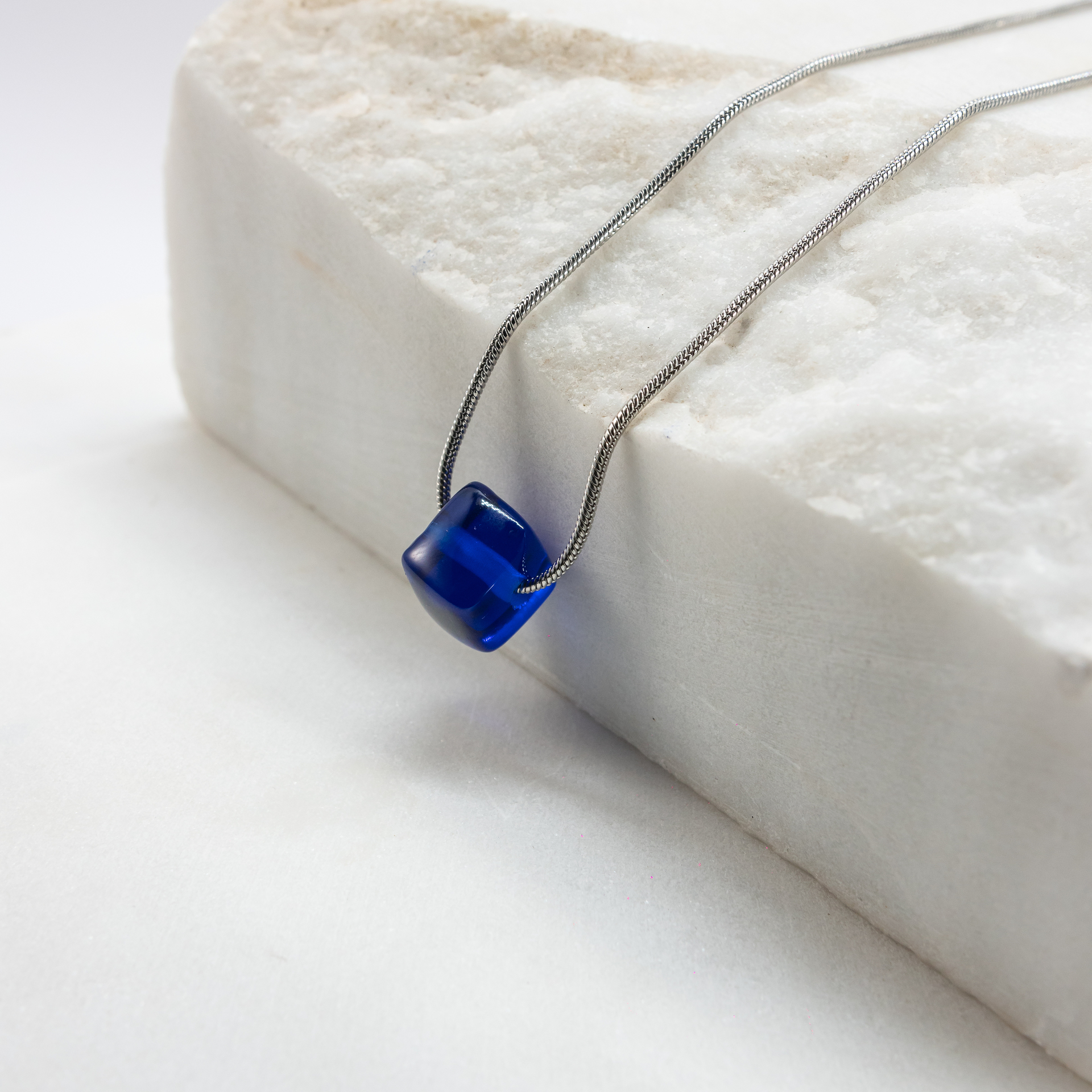 Echo water-royal-blue