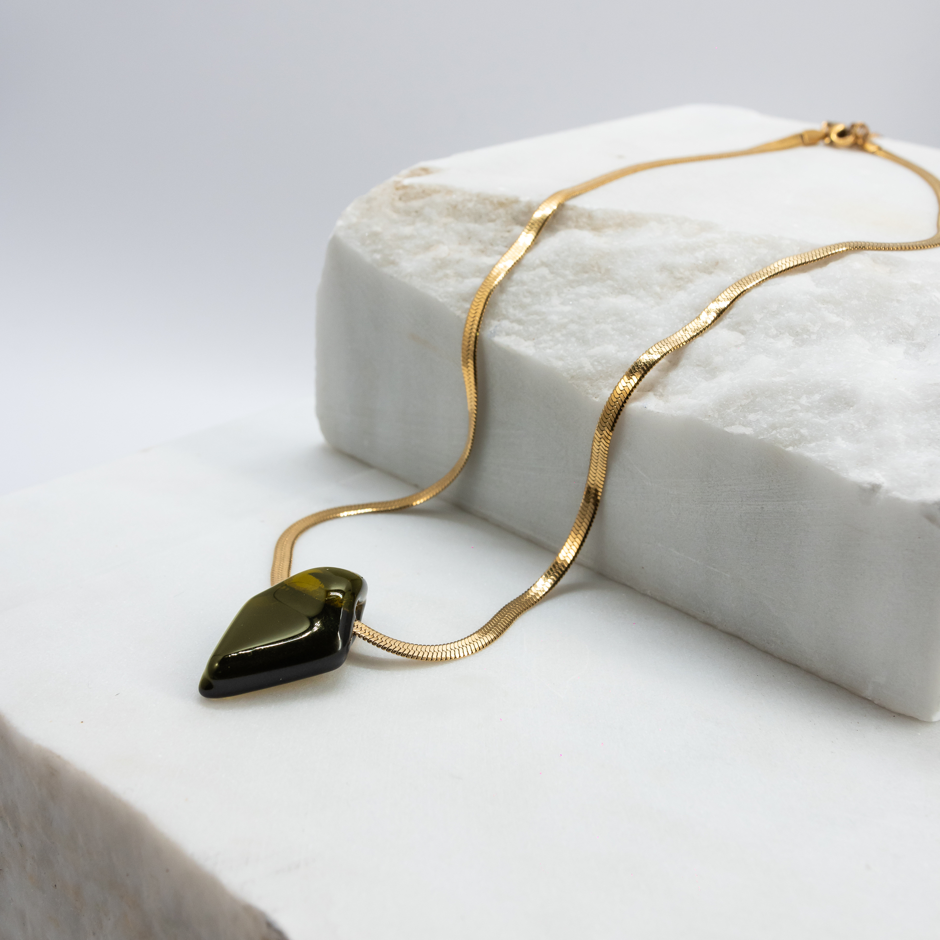 Fyllo wine-olive-green