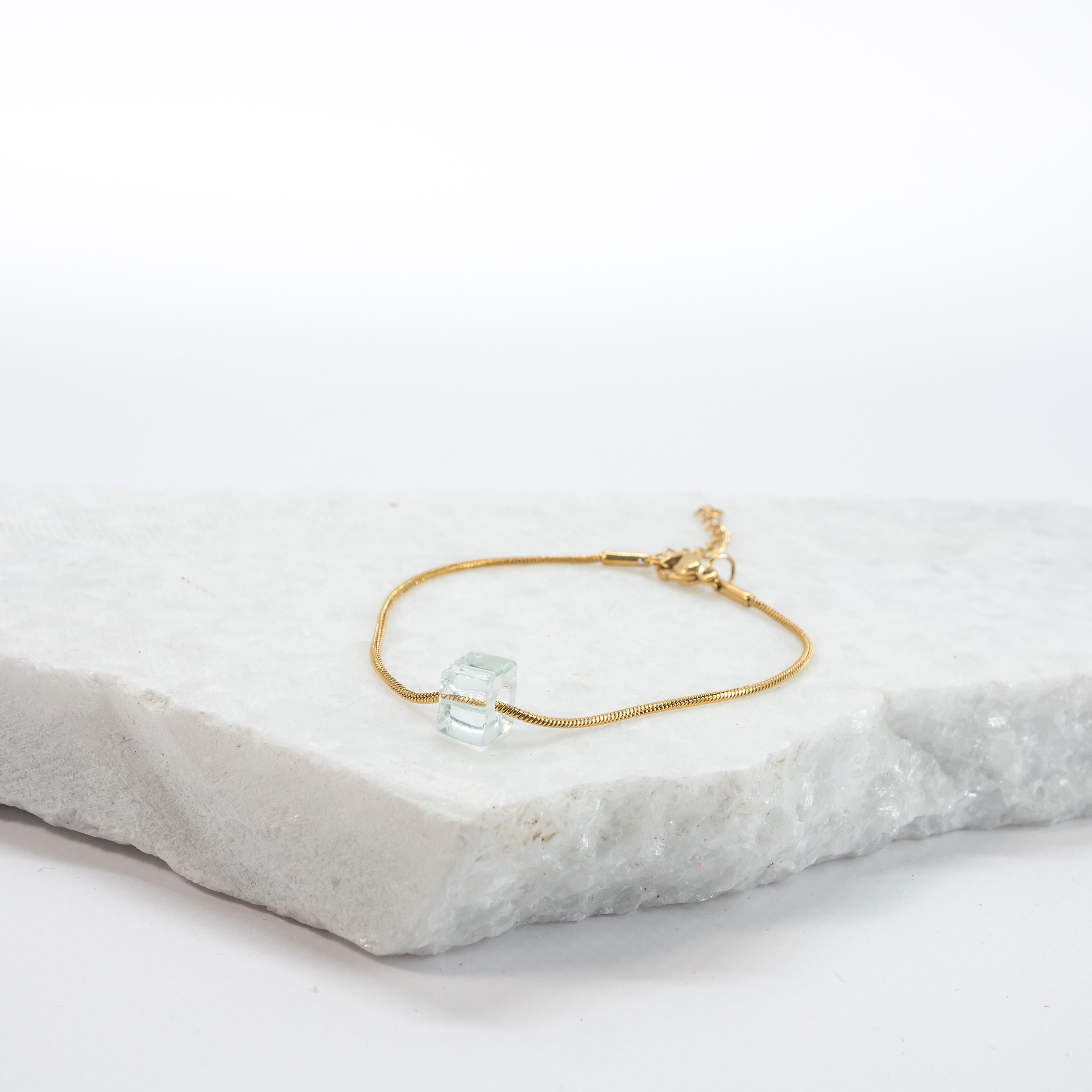 Echo ouzo-transparent-gold