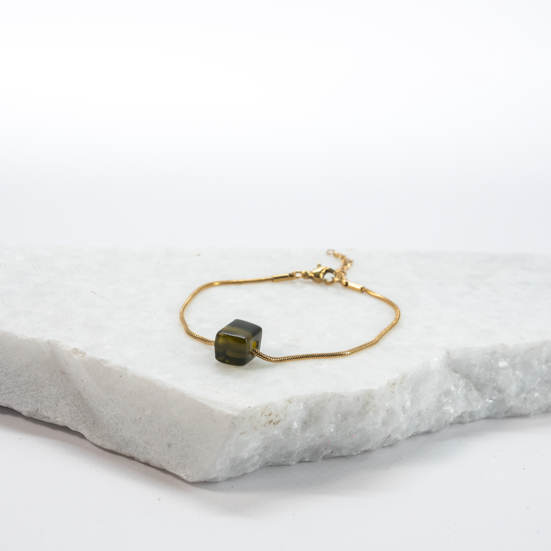 Echo wine-olive-green